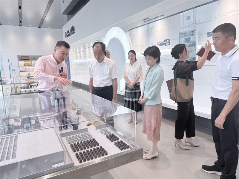 Pengawasan Demokratik Khas Jawatankuasa Perbandaran Quanzhou Liga Kerajaan Demokratik Taiwan melawat Quangong Co., Ltd. untuk Penyelidikan