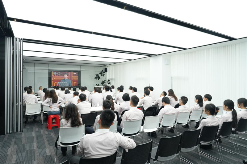 Sepuluh tahun naik dan turun, 1.4 bilion hati orang -QGM berkongsi kemuliaan dengan tanah air
