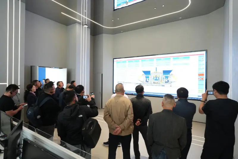 Mesyuarat Majlis Tetap Kedua Sesi Ke-8 Persatuan Blok Bangunan China Telah Diadakan di Quanzhou; Quangong Machinery Co., Ltd. Menyumbang kepada Pertukaran dan Pembangunan Industri.